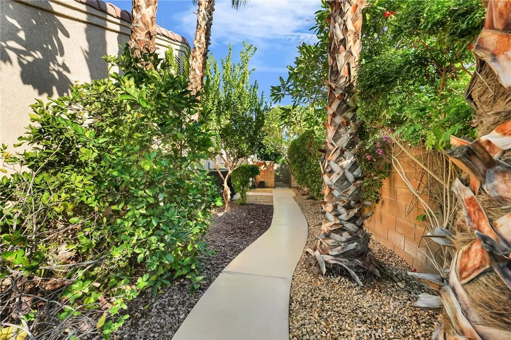 45065 Desert View Court, La Quinta, California 92253 home-pic-36